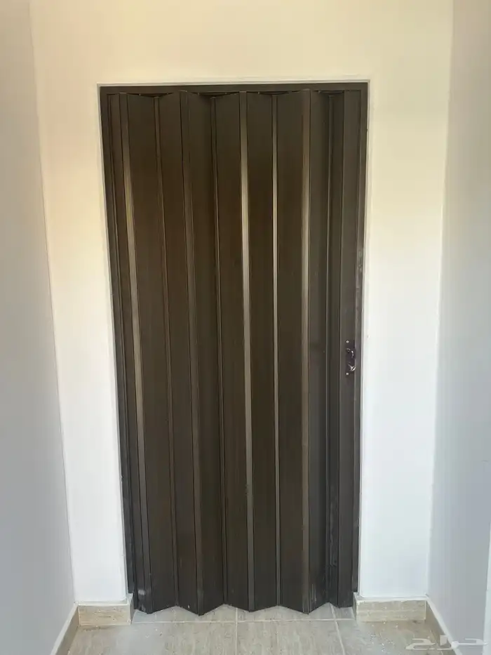 ابواب بلاستيك وجلد وستائر 40