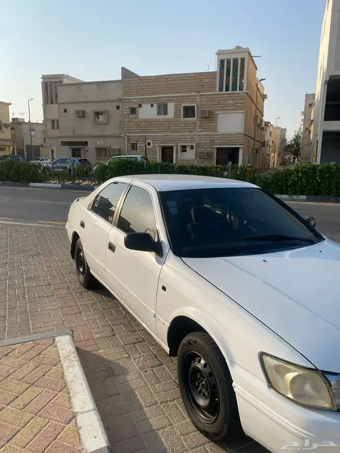 للبيع مرشوش تجملي كامل السياره . كامري الموديل 99 . 3