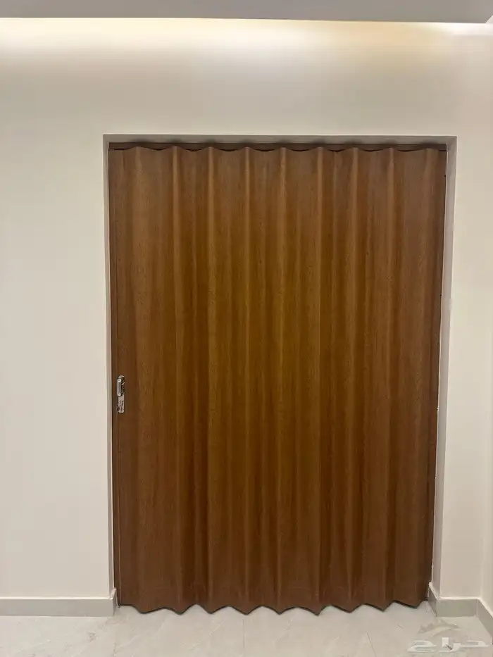 ابواب بلاستيك وجلد وستائر 1