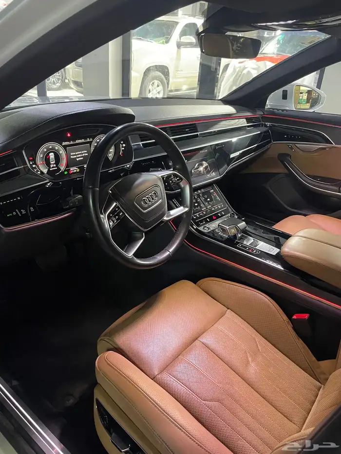 Audi A8L على الضمان الوكالة 3