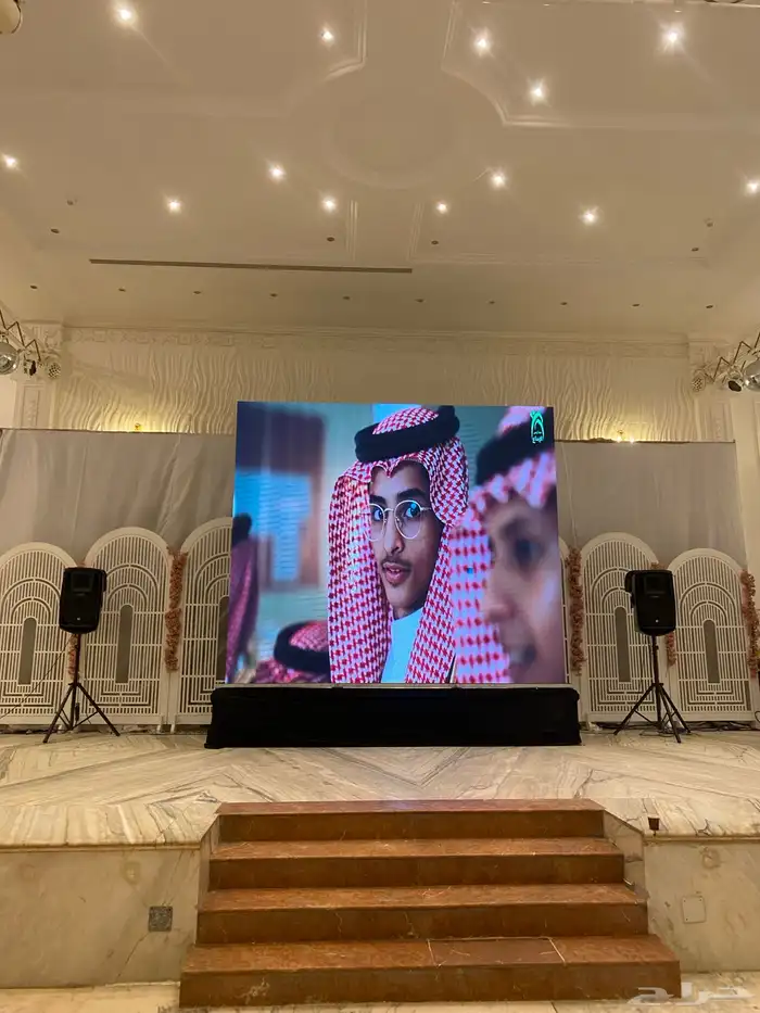 شاشات  بوثات  صوتيات  إضاءات  ستيج 9