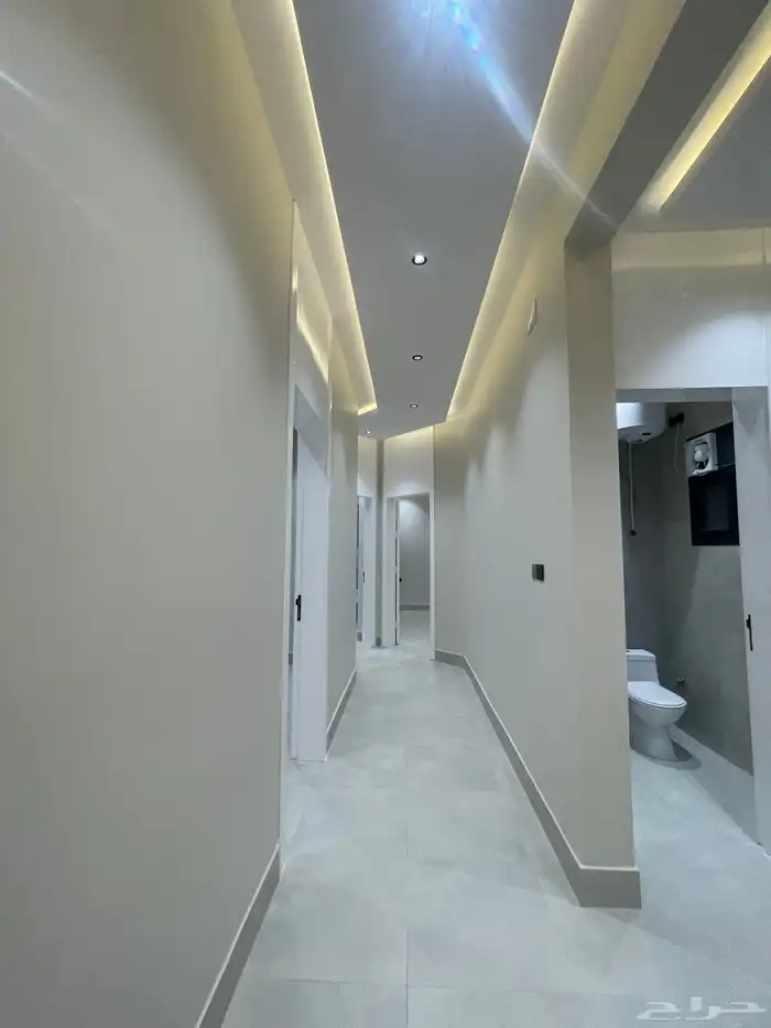 للبيع شقق علويه مساحة 230 م  بسعر 520 الف بالمحاله ابها 11