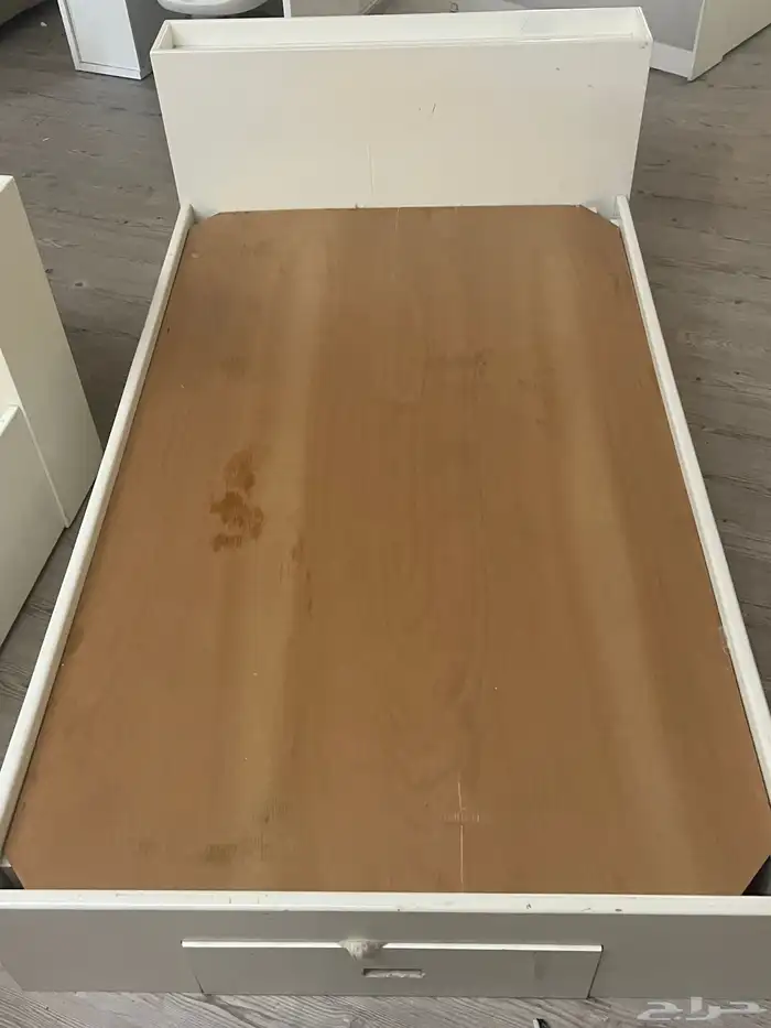 سرير مستعمل 3 اسره نفس بعض على السوم 1