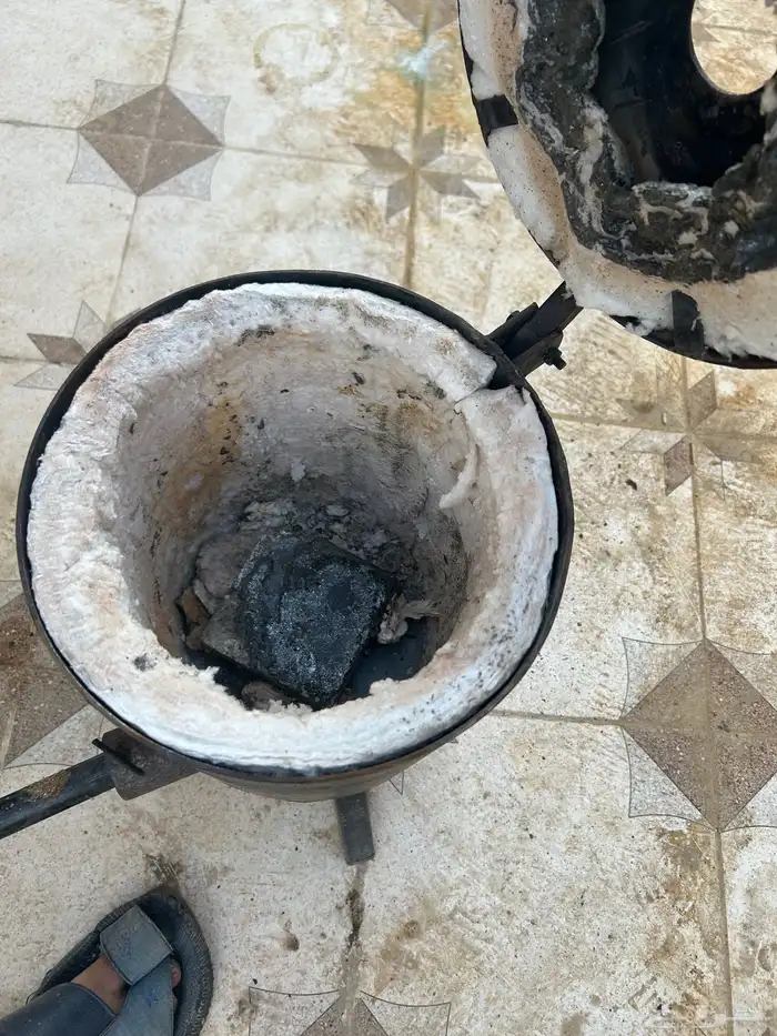 فرن صهر معادن مع بوتقه وملقاط 1