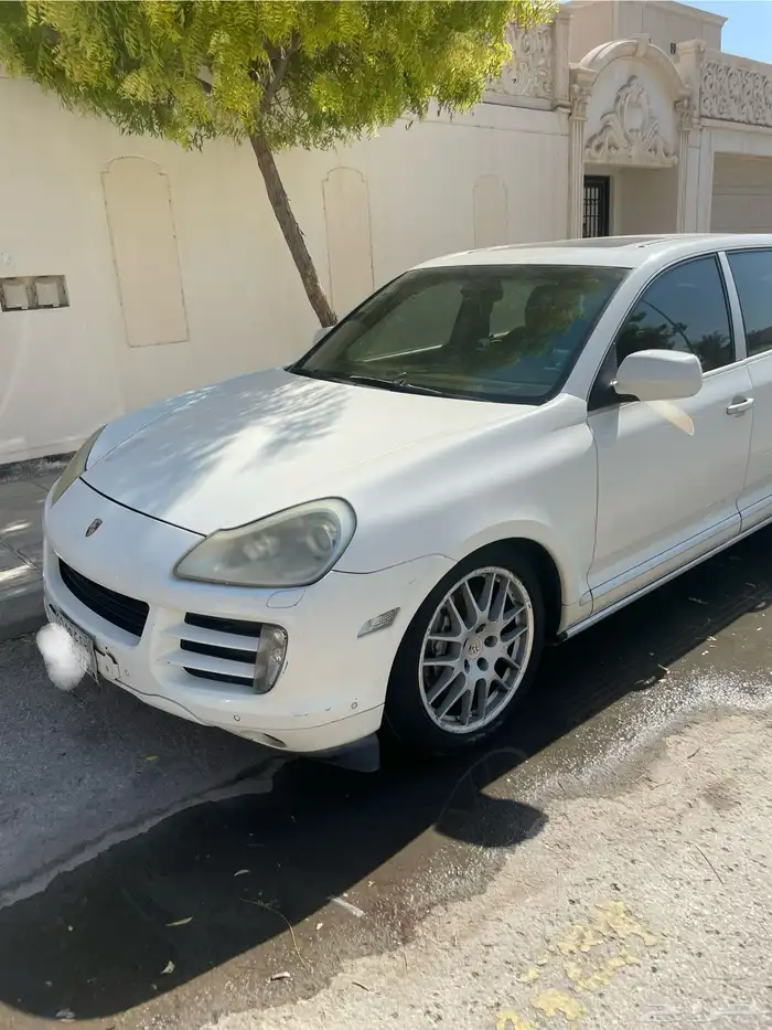 جيب بورش كيان 2009 ابيض 3