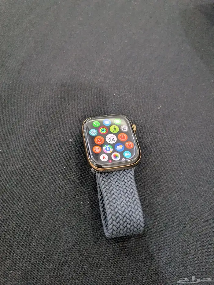 ساعة ابل تيتانيوم. ذهبي 4