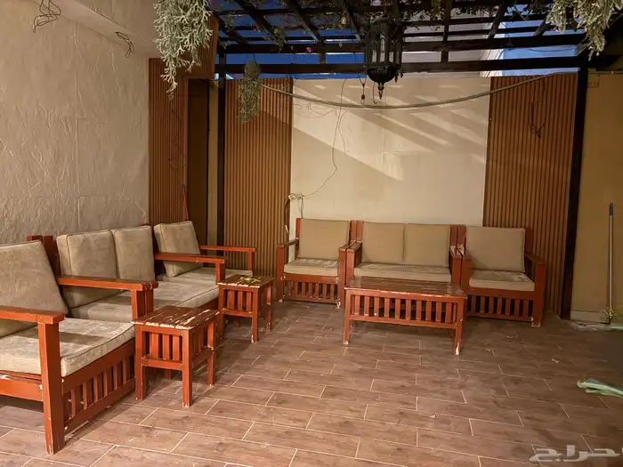 كراسي خارجيه مع الطاولات 0