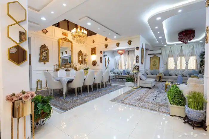 فيلا فاخرة للبيع في العاقول خلف منتزه الفلك 6
