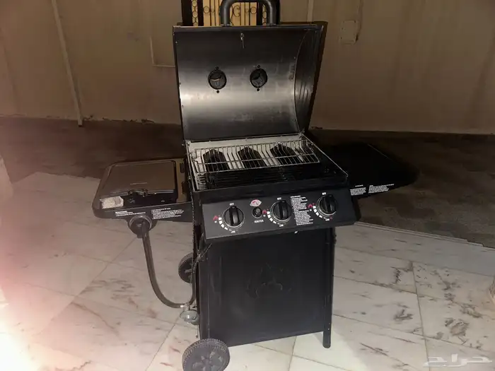 شواية غاز Char-Griller Grillin  Pro 1