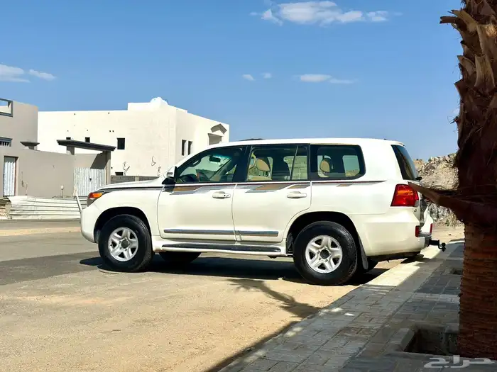 لاندكروزر 2014 9