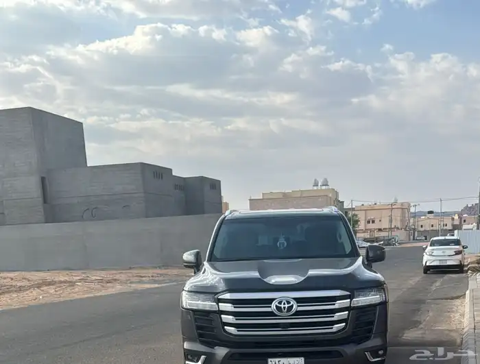 لاندكروزر 2024 1