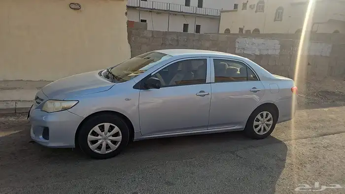 كورلا 2011 اتوماتيك نظيف 4