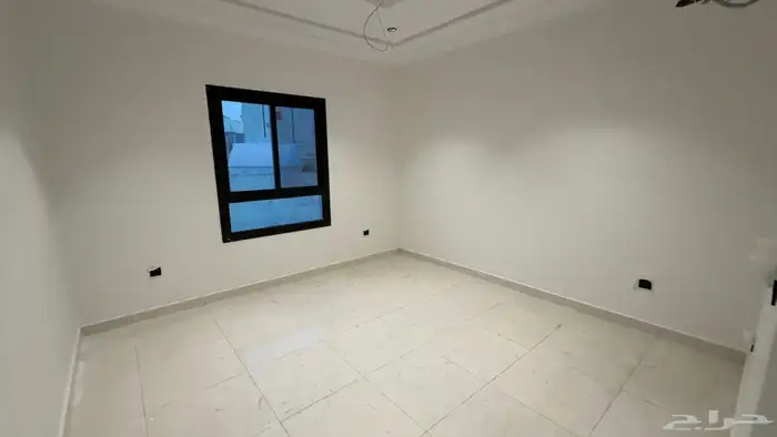 شقة 3 غرف مميزه وموقع مميز للبيع 1