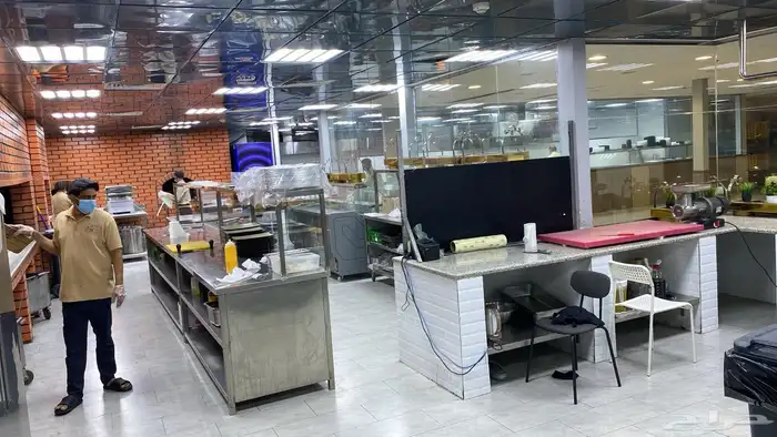 مطعم بكامل معداته لتقبيل او للبيع لعدم التفرغ 0