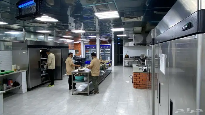 مطعم بكامل معداته لتقبيل او للبيع لعدم التفرغ 2