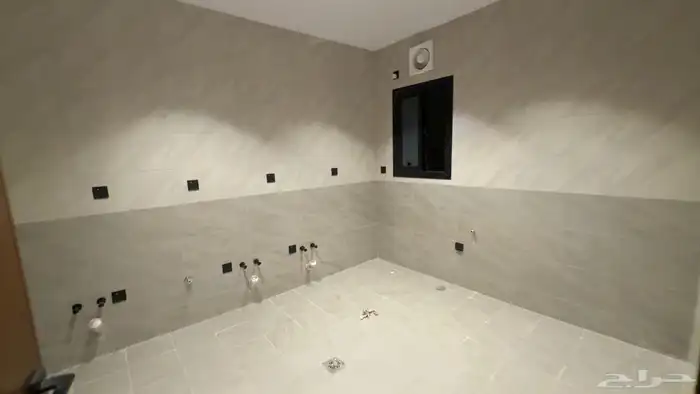 شقة 3 غرف مميزه وموقع مميز للبيع 3
