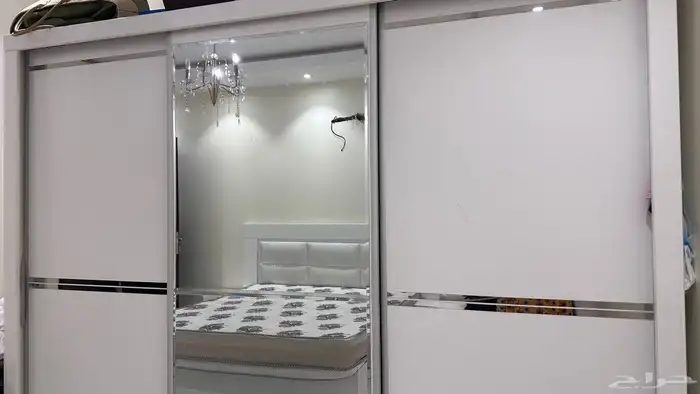 دولاب وسرير مع المرتبة 0