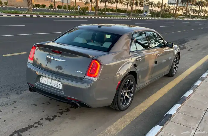 كرايزلر 2019 اللون اسمنتي 3
