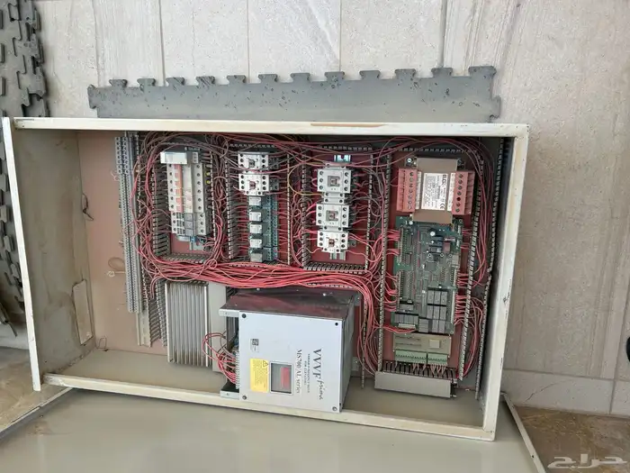 قطع غيار مستعمله لوحة الكترونيه للمصاعد 3