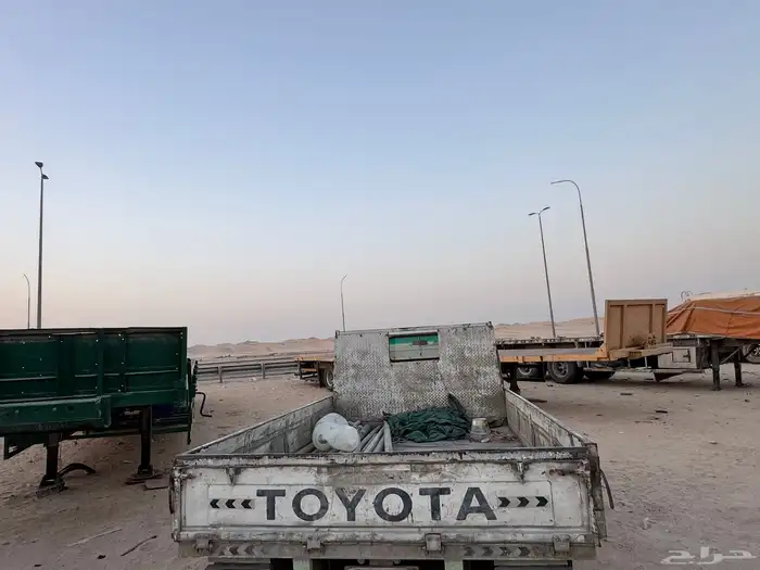 للبيع دينه تيوتا بنزين محركاتها طيبه مسقطه 3