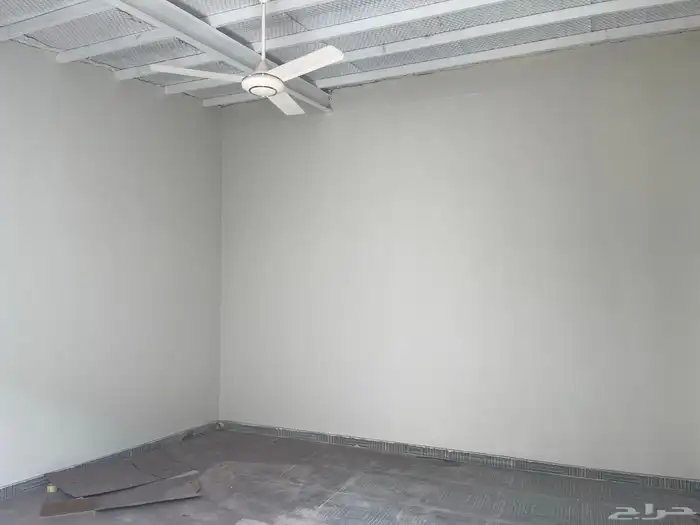 للإيجار مجمع سكني جديد غرف عمال بخميس مشيط حي شباعه   حوش 4