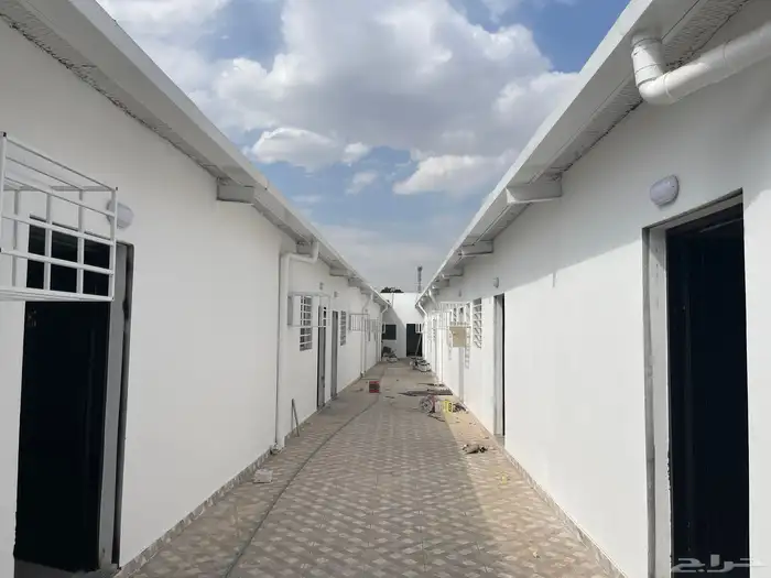 للإيجار مجمع سكني جديد غرف عمال بخميس مشيط حي شباعه   حوش 1