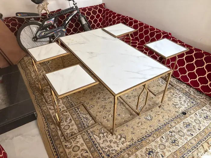 طاولات 5 حبات للبيع 2