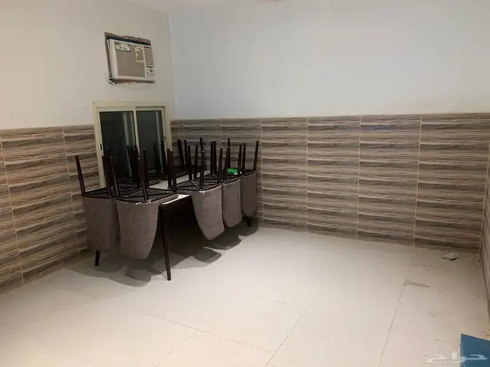 طاولة طعام للبيع 1