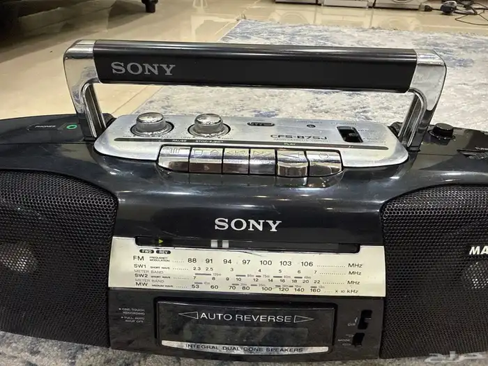 للبيع مسجل راديو سوني MADE IN JAPAN 3