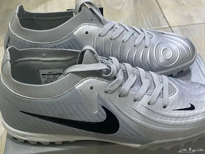 حذاء كورة ملعب صناعي رياضي   نايك المقاس 43 2