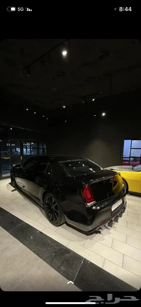 كرايزلر SRT 8 للبيع 1