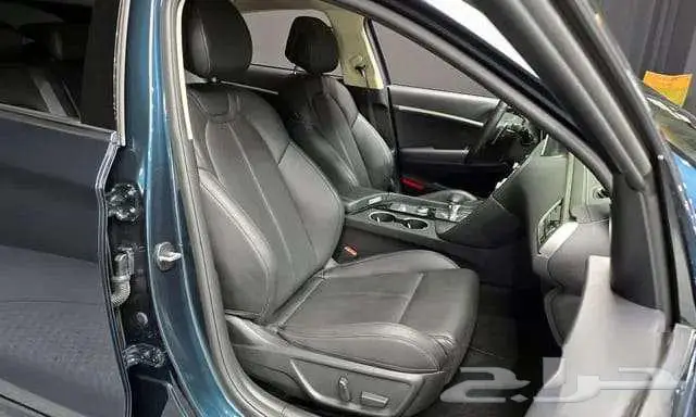 جنسيس - g70 - 2023 15