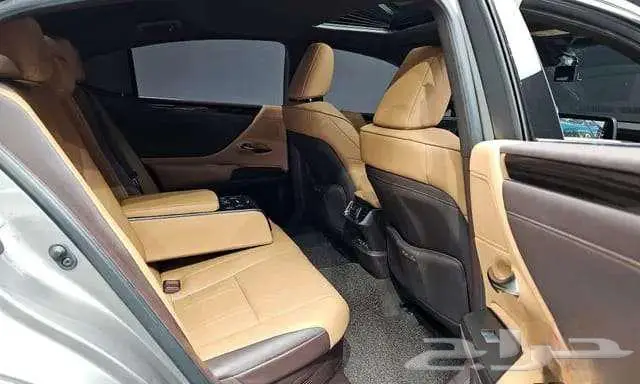 لكسز - Es300 - 2020 14