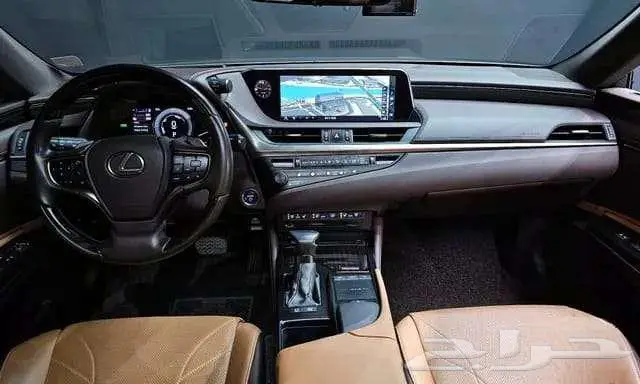 لكسز - Es300 - 2020 5