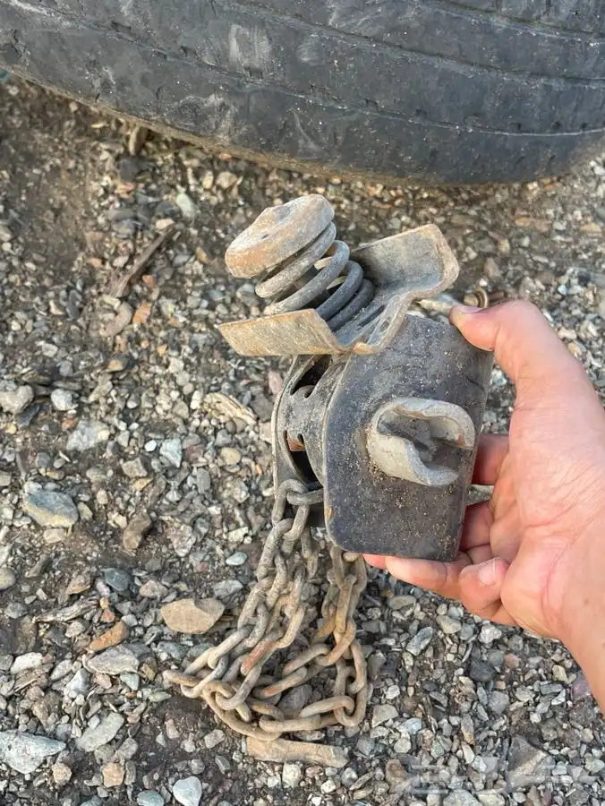 قطع غيار جيب صالون من 84 الى 89 6