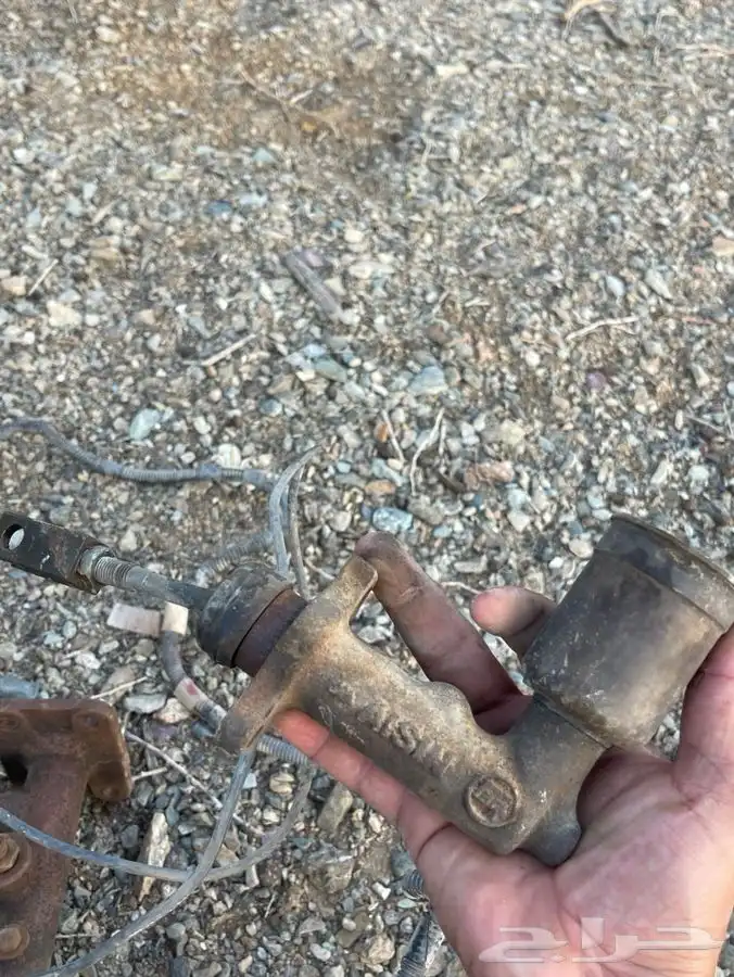 قطع غيار جيب صالون من 84 الى 89 5