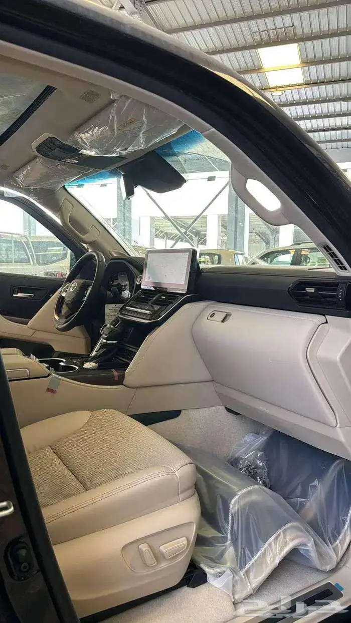تويوتا لاندكروزر GXR L5 فل كامل وارد خليجي 2025 - 325.000 2