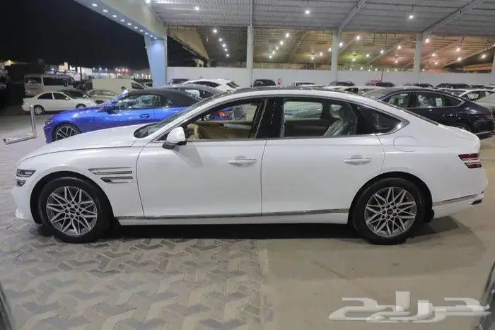 جينيسس G80 بريستيج بانوراما جلد اربعة سلندر موديل 2025 3