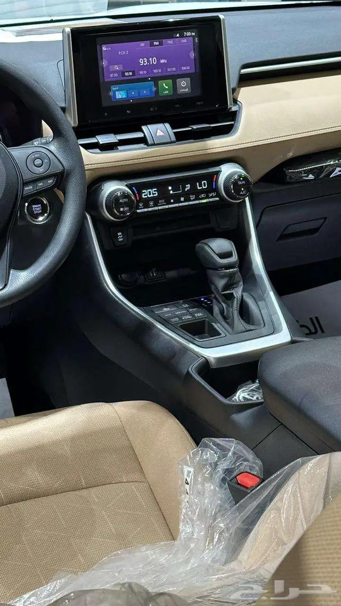 تويوتا راف فور XLE بنزين 2025 6