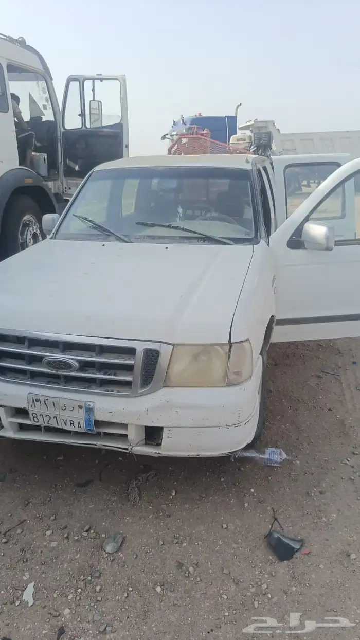 سياره ونيت فورد 2006 معها بنشر شاحنات بجميع اغراضه للبيع 0
