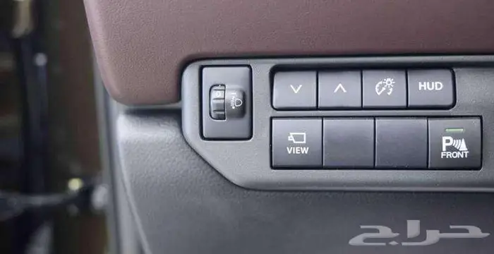 تتوفر فئات تويوتا اوروبان اصفار لمبيعات البنوك بأقل ربح 0.35 17