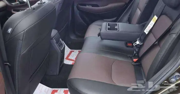 تتوفر فئات تويوتا اوروبان اصفار لمبيعات البنوك بأقل ربح 0.35 9