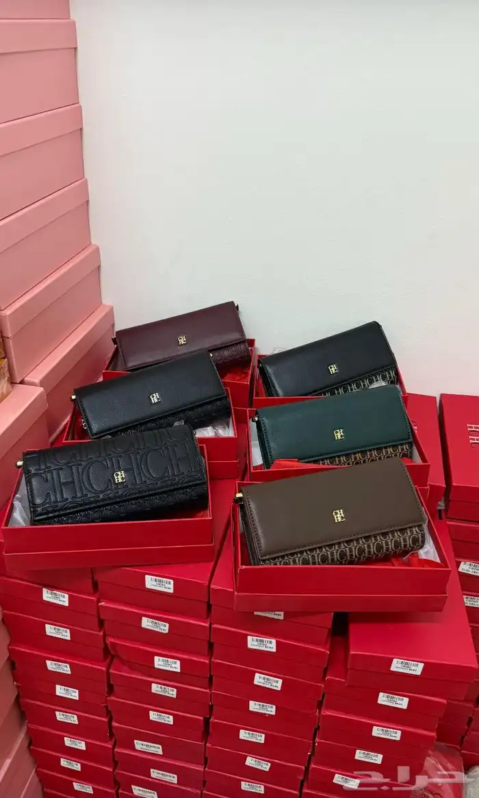 شنط ماركه درجه اولى. السعر 250 شامل الشحن والتوصيل 0