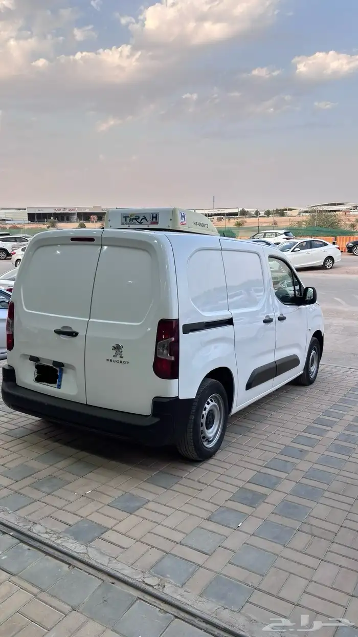 بيجو بارتنر ثلاجه 2022 عداد قليل 4