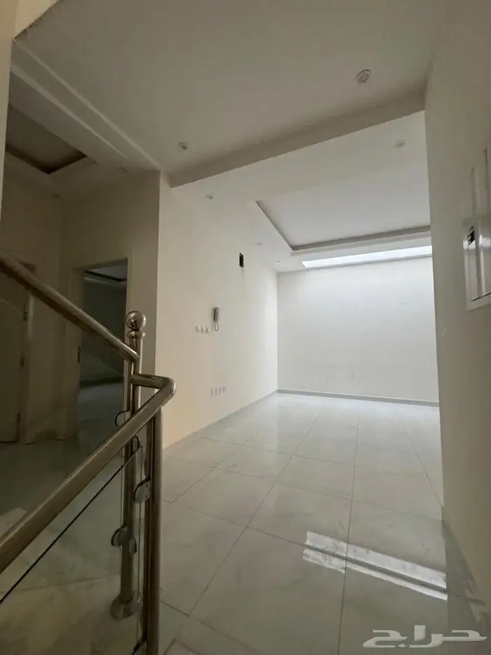 فلا للإيجار السنوي 18