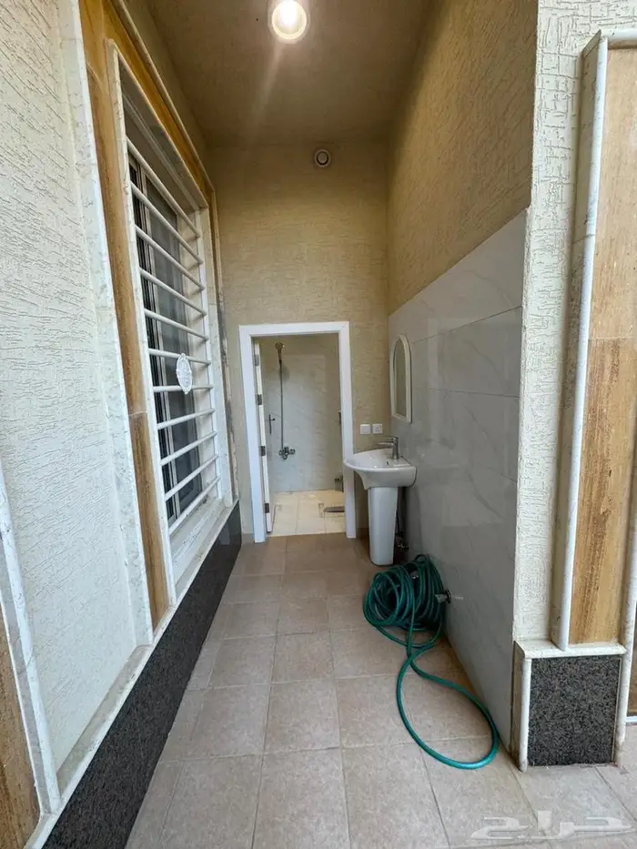 فلا للإيجار السنوي 15