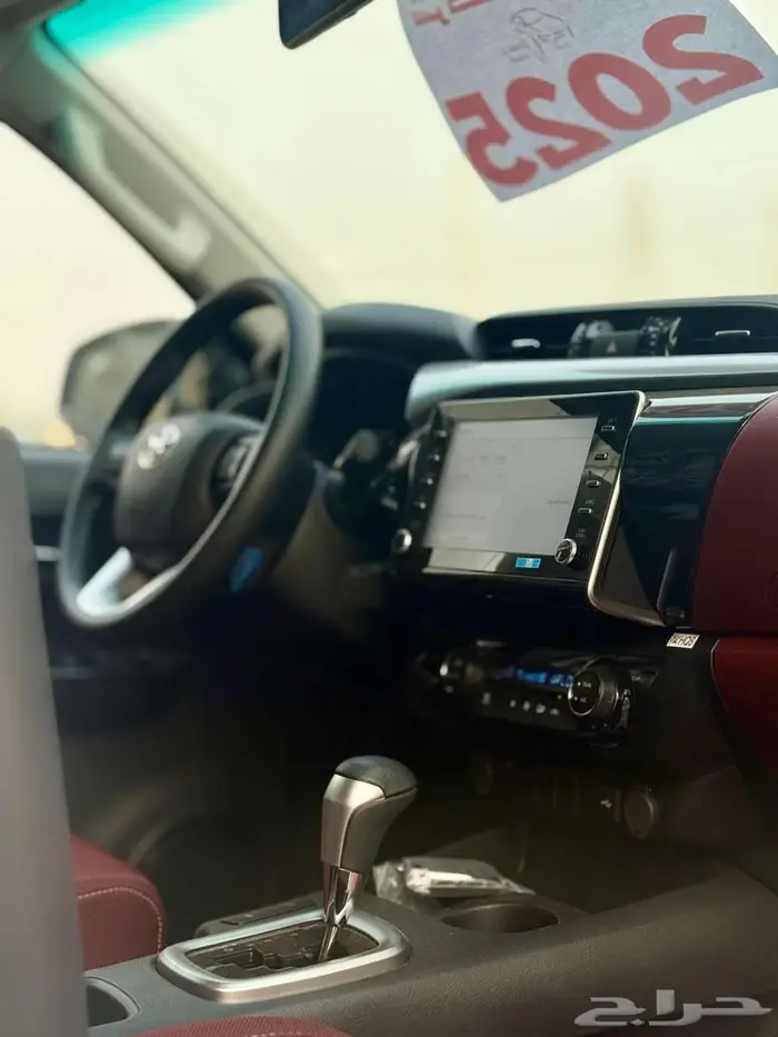 هايلوكس غمارتين بريمي قير اوتوماتيك( بصمة ) بنزين 2025 8