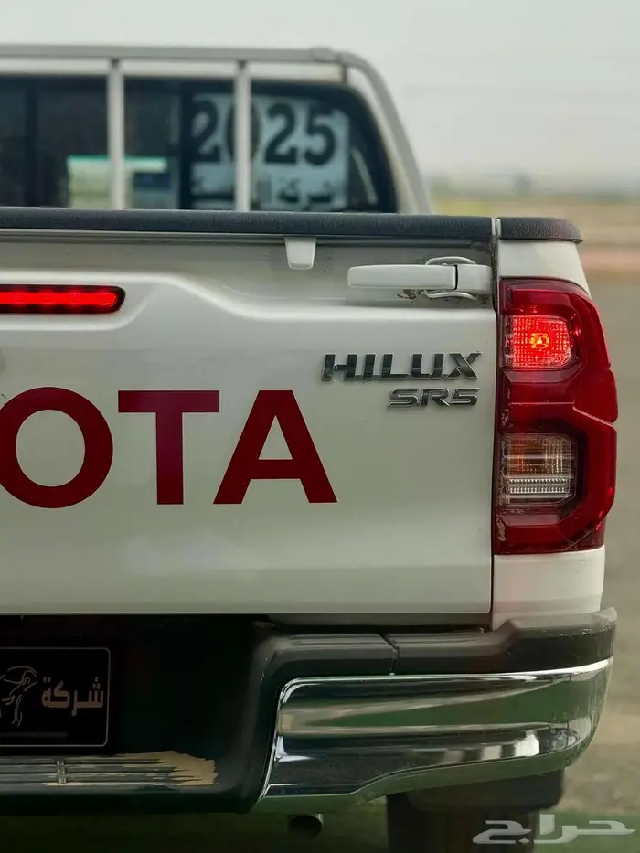 هايلوكس غمارتين بريمي قير اوتوماتيك( بصمة ) بنزين 2025 3