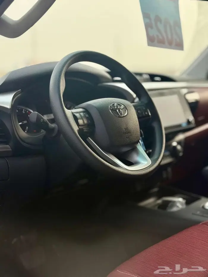 هايلوكس غمارتين بريمي قير اوتوماتيك( بصمة ) بنزين 2025 5