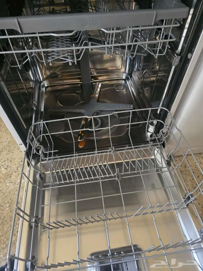 للبيع  غسالة صحون LG QuadWash بحالة ممتازة 3